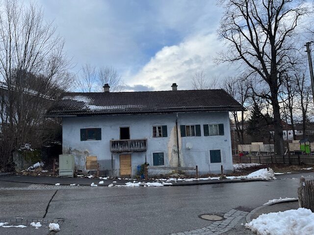 Foto von Grundstück ( 637 m² ) mit Altbestand