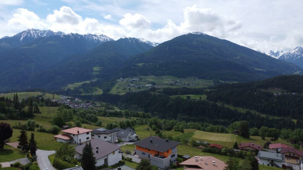 Imst   - Stilvolles Zuhause mit schönem Garten in ruhiger Lage