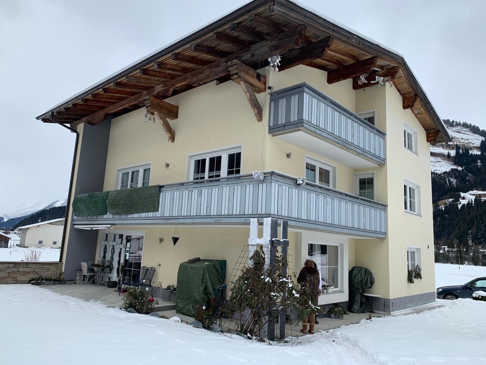 Bach - Sehr schönes Zweifamilienhaus im Skigebiet in Lechtal / Tirol