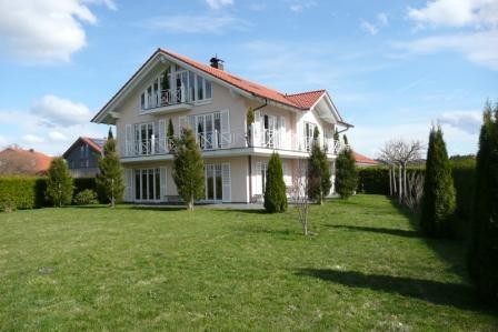 Münsing - Exklusive Wohnung mit großem Balkon auf der Sonnenseite des Starnberger Sees